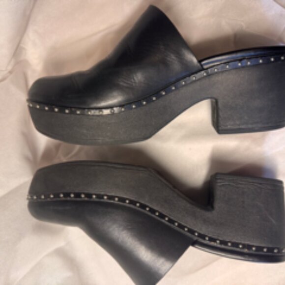 FitFlop Women's Size 9 Black Pilar Studded Platform Mules - Picture 3 of 13